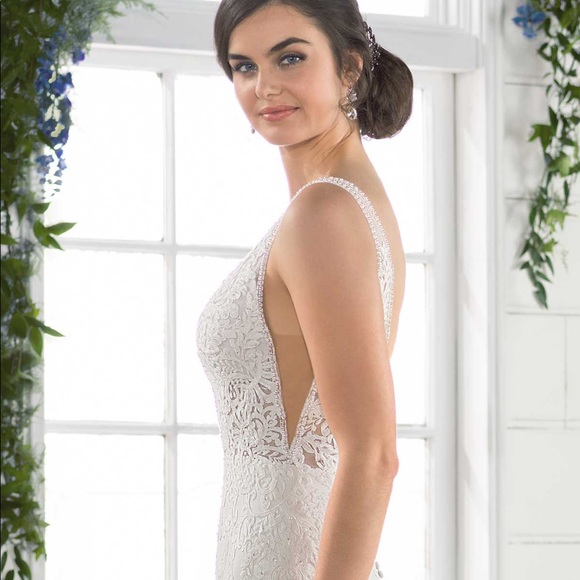 Essence of Australia D2508 Wedding Dress - Picture 8 of 11